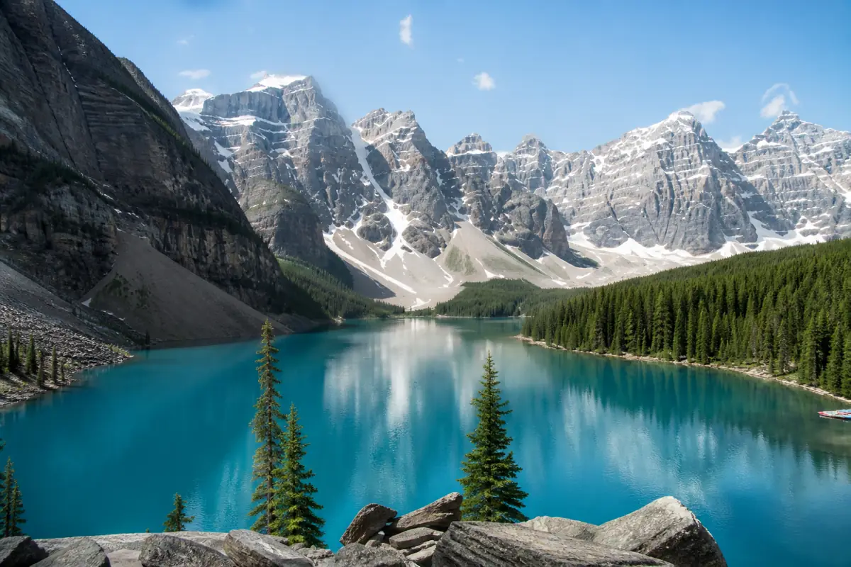 Turquoise alpine lake and mountains in the Canadian Rockies